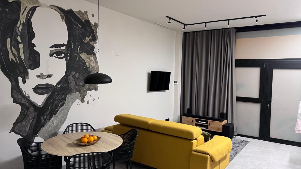 Nordik Apartment บาเลนเซีย ภายนอก รูปภาพ